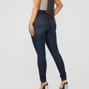 Fashion Nova High rise button front jeans, size 5